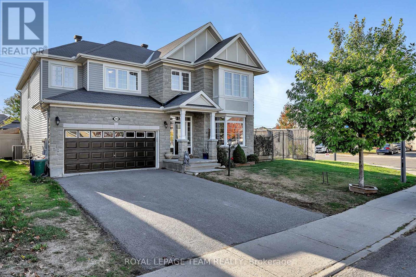 200 KINLOCH COURT, Ottawa, Ontario