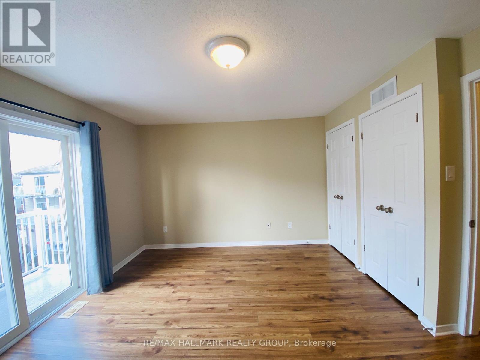 338 London Terrace, Ottawa, Ontario  K1K 2W3 - Photo 6 - X12457842