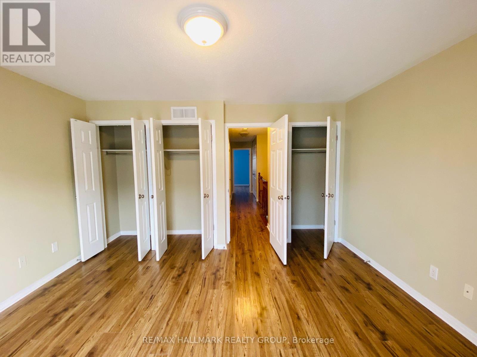 338 London Terrace, Ottawa, Ontario  K1K 2W3 - Photo 9 - X12457842