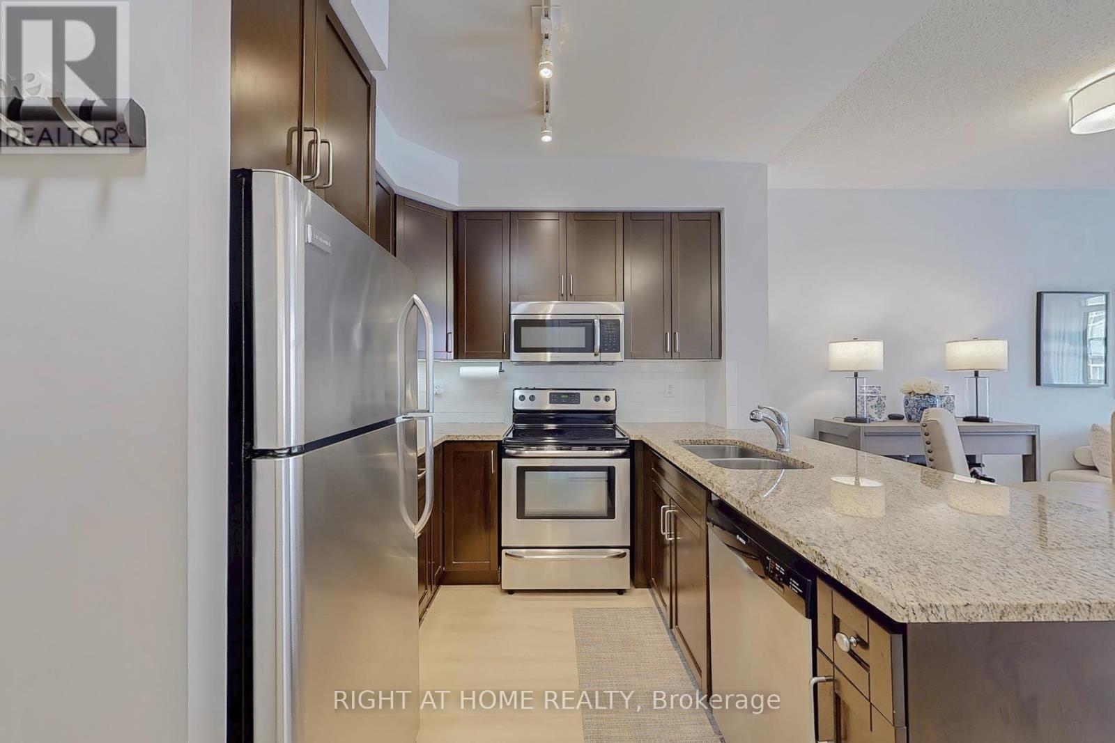 422 - 180 John West Way, Aurora, Ontario  L4G 0R3 - Photo 12 - N12454863