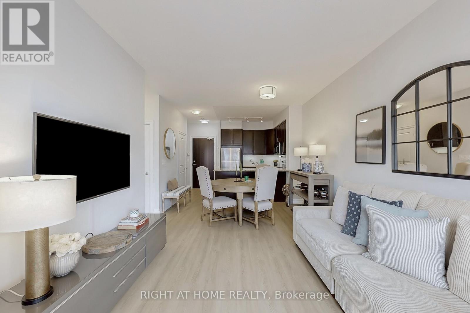 422 - 180 John West Way, Aurora, Ontario  L4G 0R3 - Photo 8 - N12454863