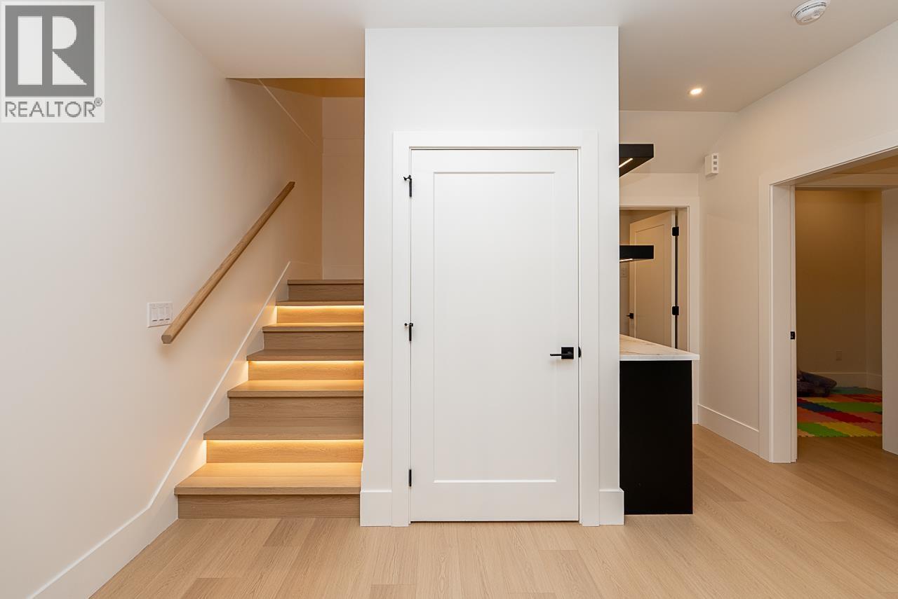 A 646 Girard Avenue, Coquitlam, British Columbia  V3K 1S8 - Photo 10 - R3057591