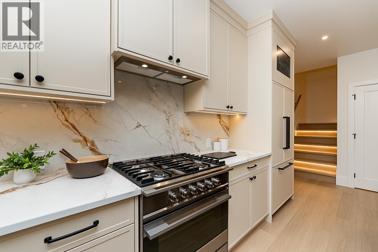 A 646 Girard Avenue, Coquitlam, British Columbia  V3K 1S8 - Photo 7 - R3057591