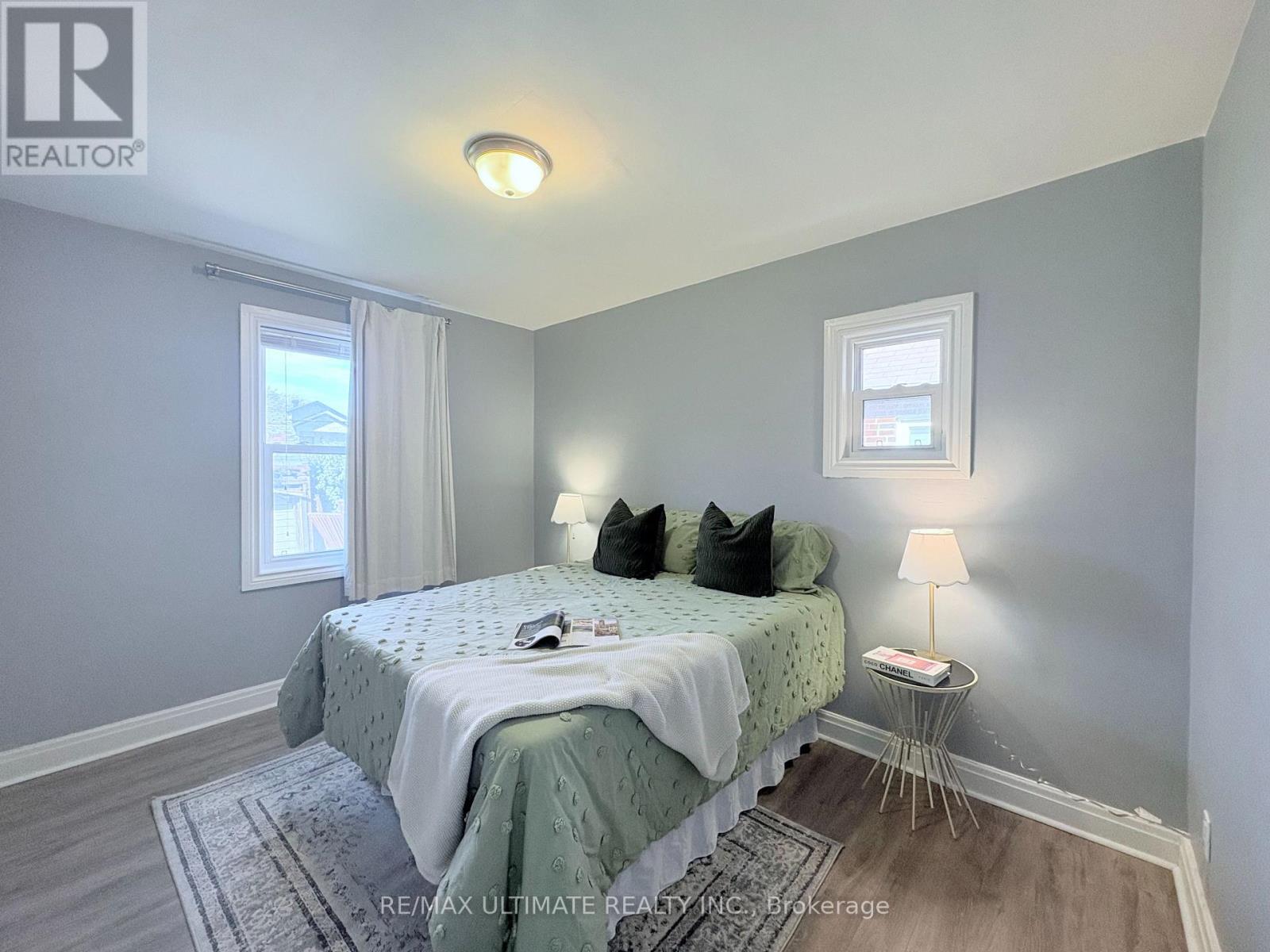 Main - 542 Glen Park Avenue, Toronto, Ontario  M6B 2G3 - Photo 7 - W12451861