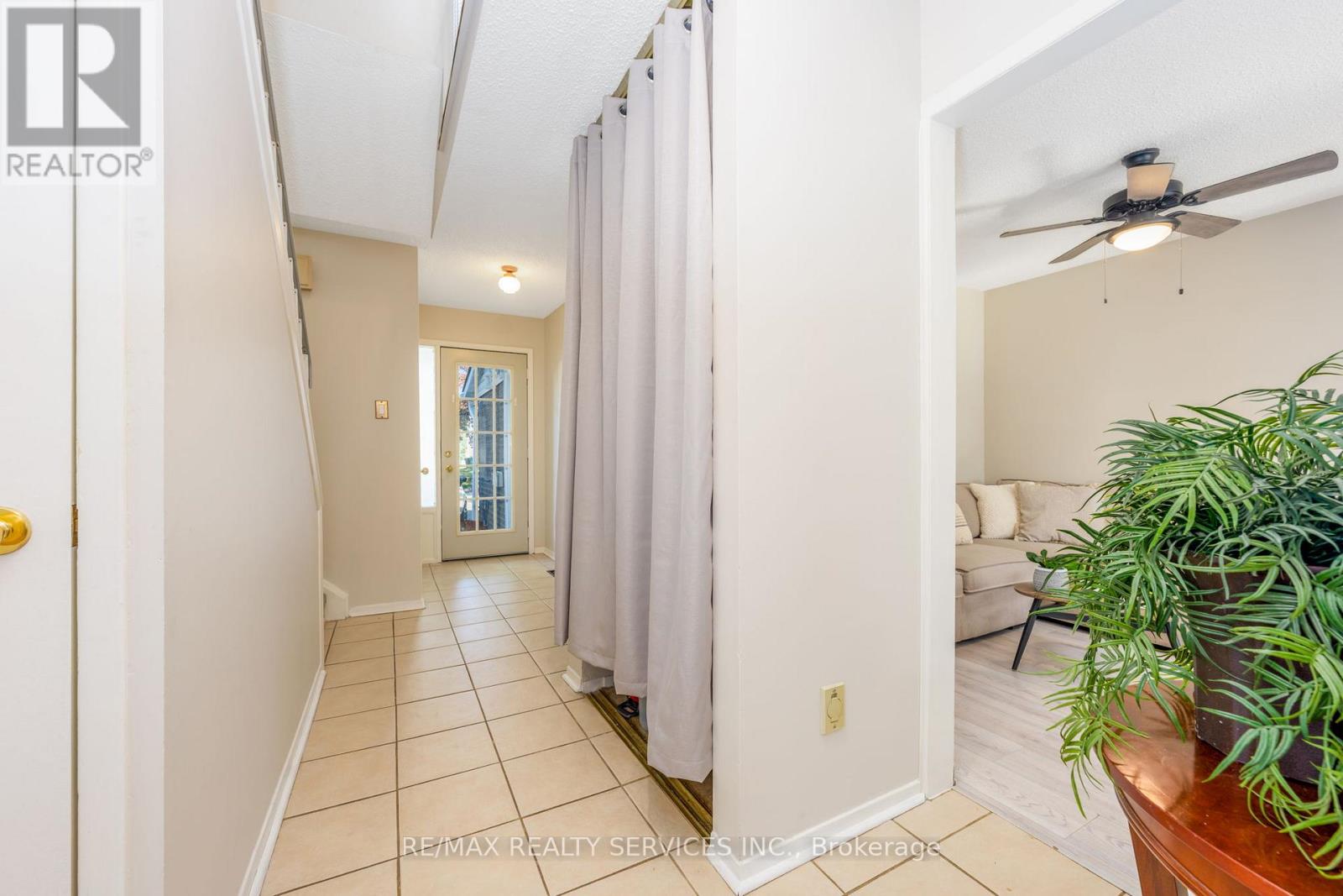 79 Royal Salisbury Way, Brampton, Ontario  L6V 3J3 - Photo 12 - W12456777
