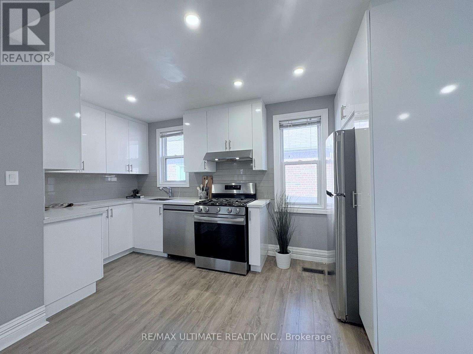 Main - 542 Glen Park Avenue, Toronto, Ontario  M6B 2G3 - Photo 3 - W12451861