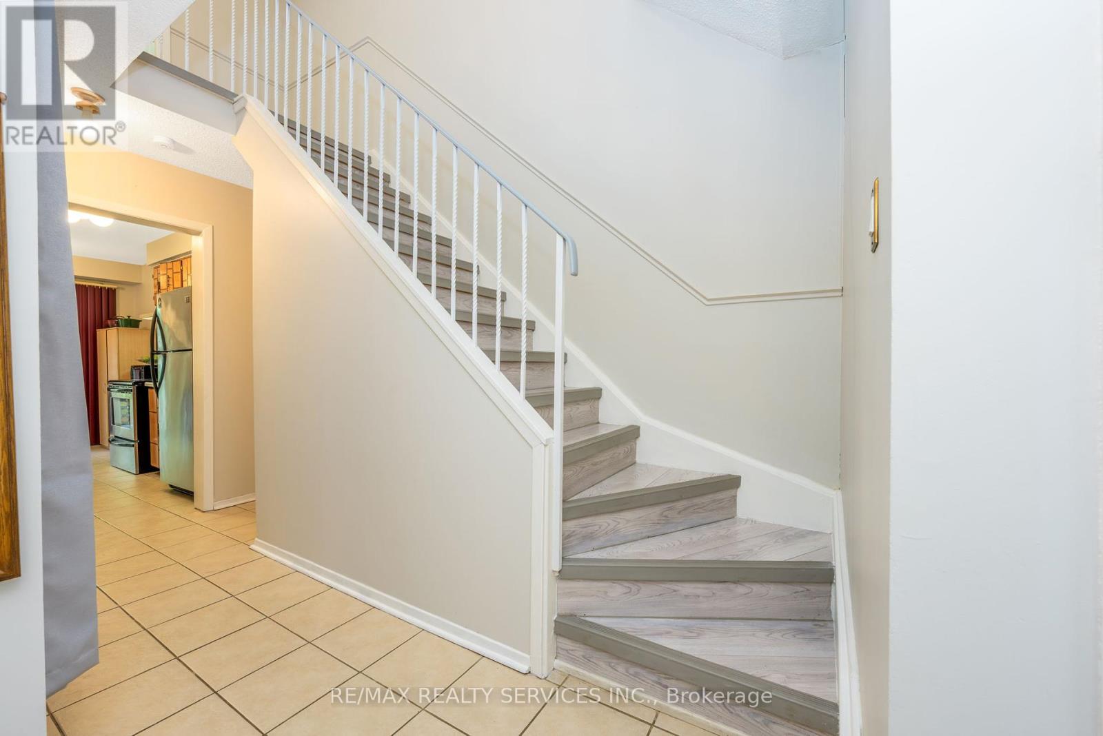 79 Royal Salisbury Way, Brampton, Ontario  L6V 3J3 - Photo 10 - W12456777