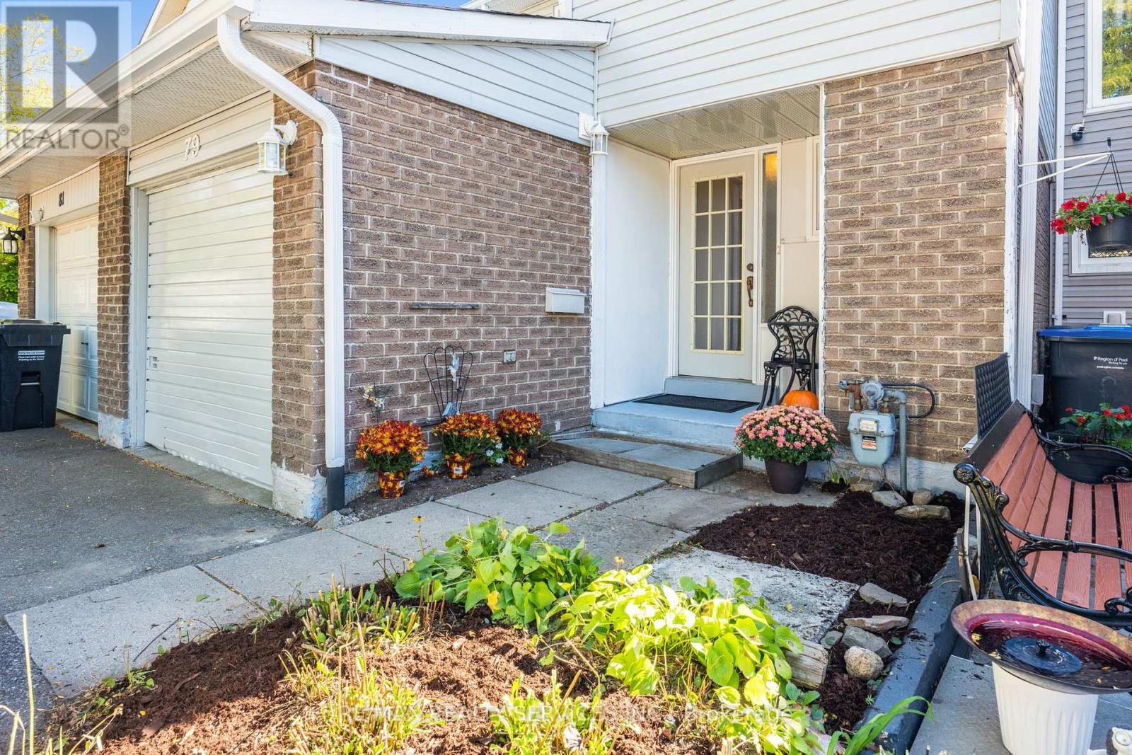 79 Royal Salisbury Way, Brampton, Ontario  L6V 3J3 - Photo 4 - W12456777