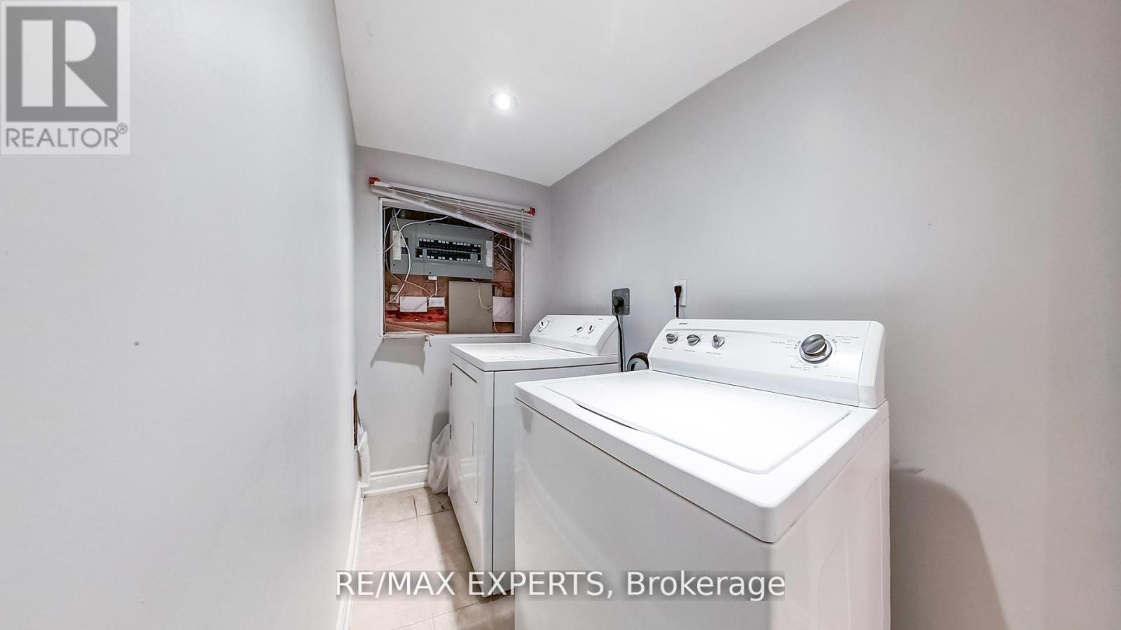 3211 Coralbean Place N, Mississauga, Ontario  L5N 7C9 - Photo 32 - W12457818