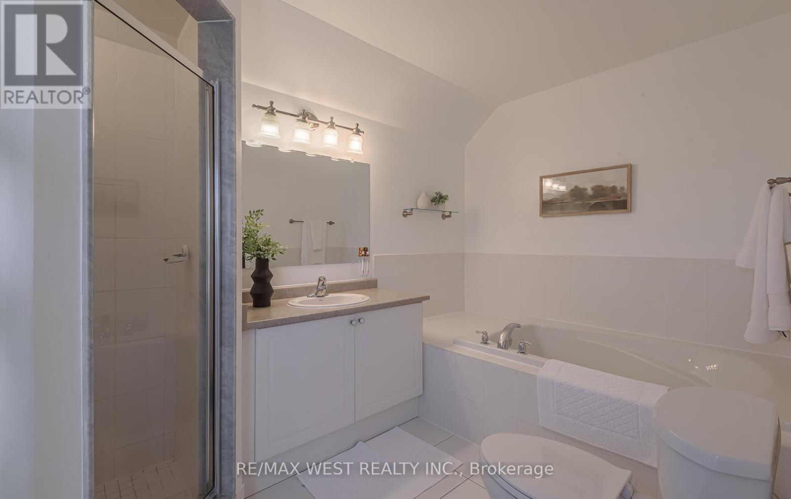 41 North Riverdale Drive, Caledon, Ontario  L7C 1L1 - Photo 26 - W12457825