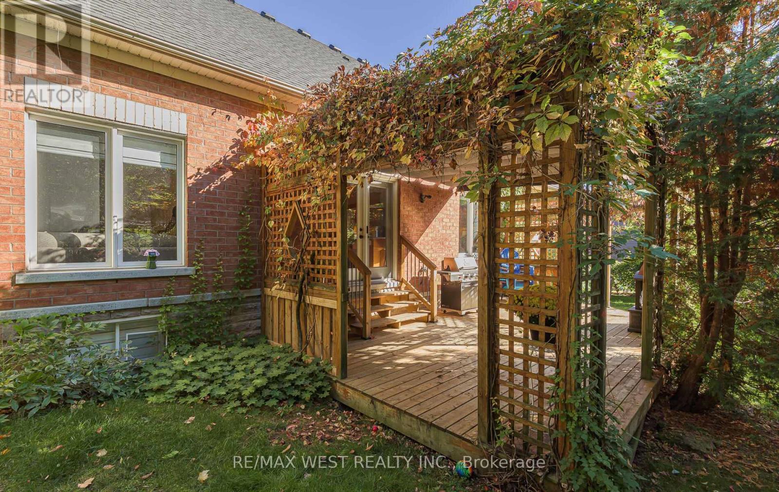 41 North Riverdale Drive, Caledon, Ontario  L7C 1L1 - Photo 42 - W12457825