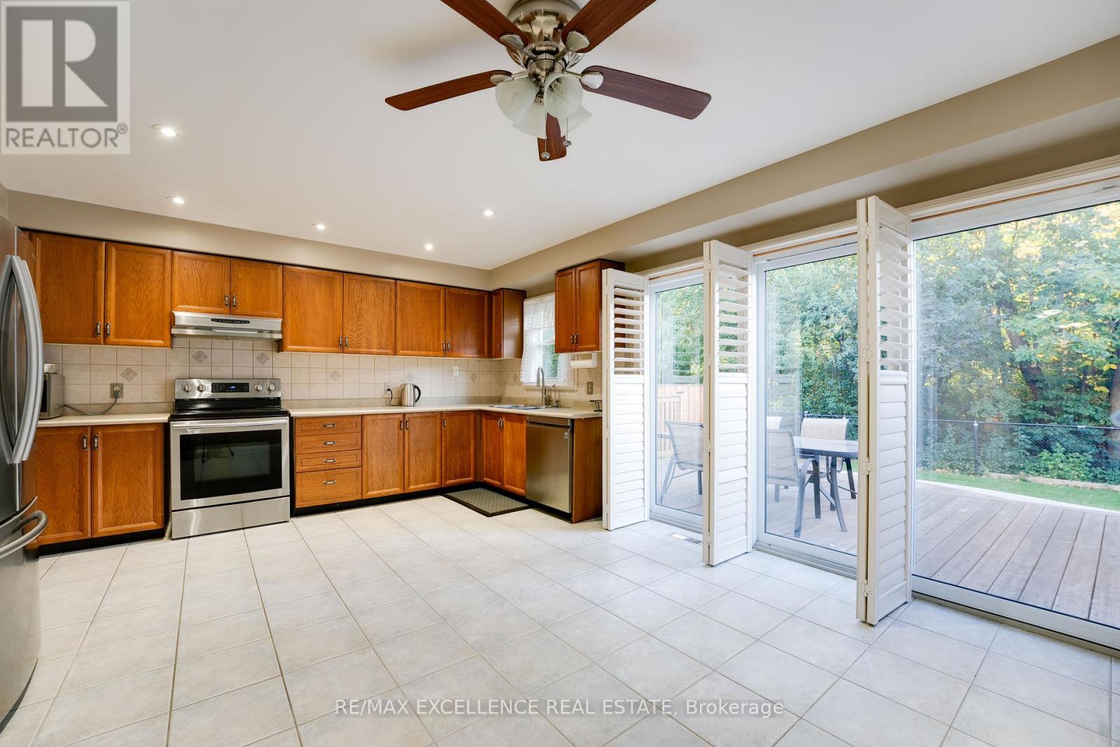 14 Nymark Place, Brampton, Ontario  L6S 5T6 - Photo 17 - W12457832