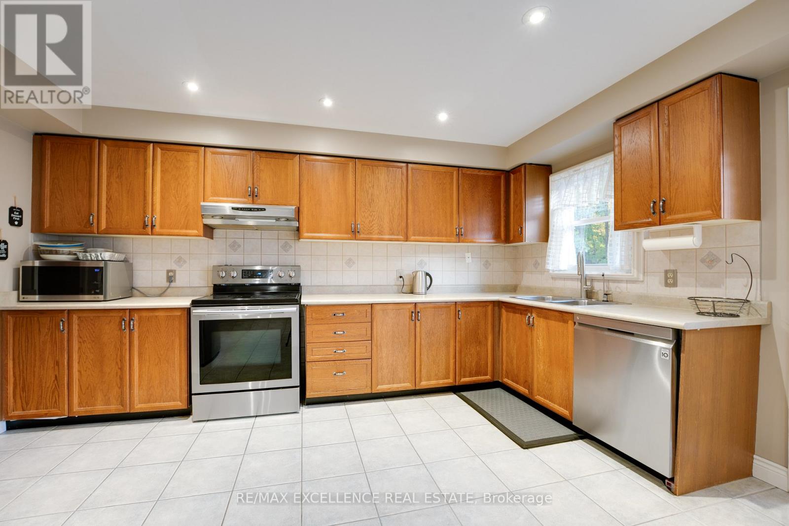 14 Nymark Place, Brampton, Ontario  L6S 5T6 - Photo 18 - W12457832