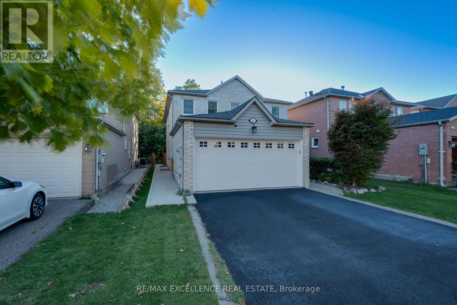 14 Nymark Place, Brampton, Ontario  L6S 5T6 - Photo 4 - W12457832