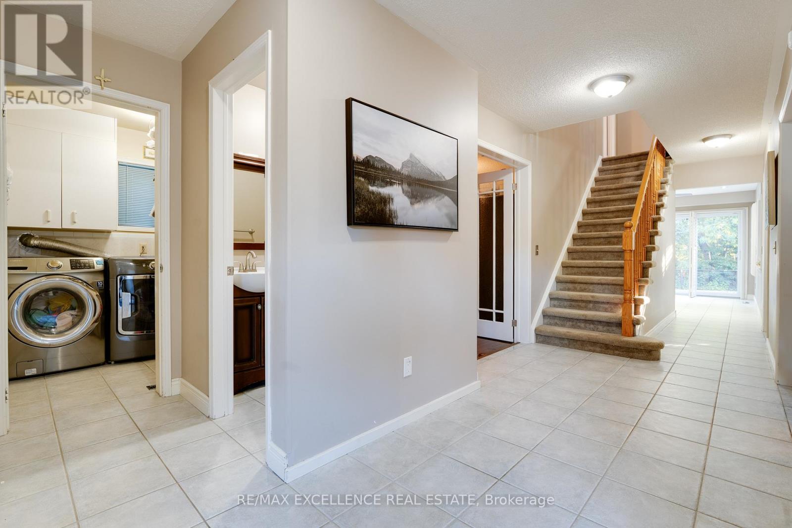 14 Nymark Place, Brampton, Ontario  L6S 5T6 - Photo 8 - W12457832