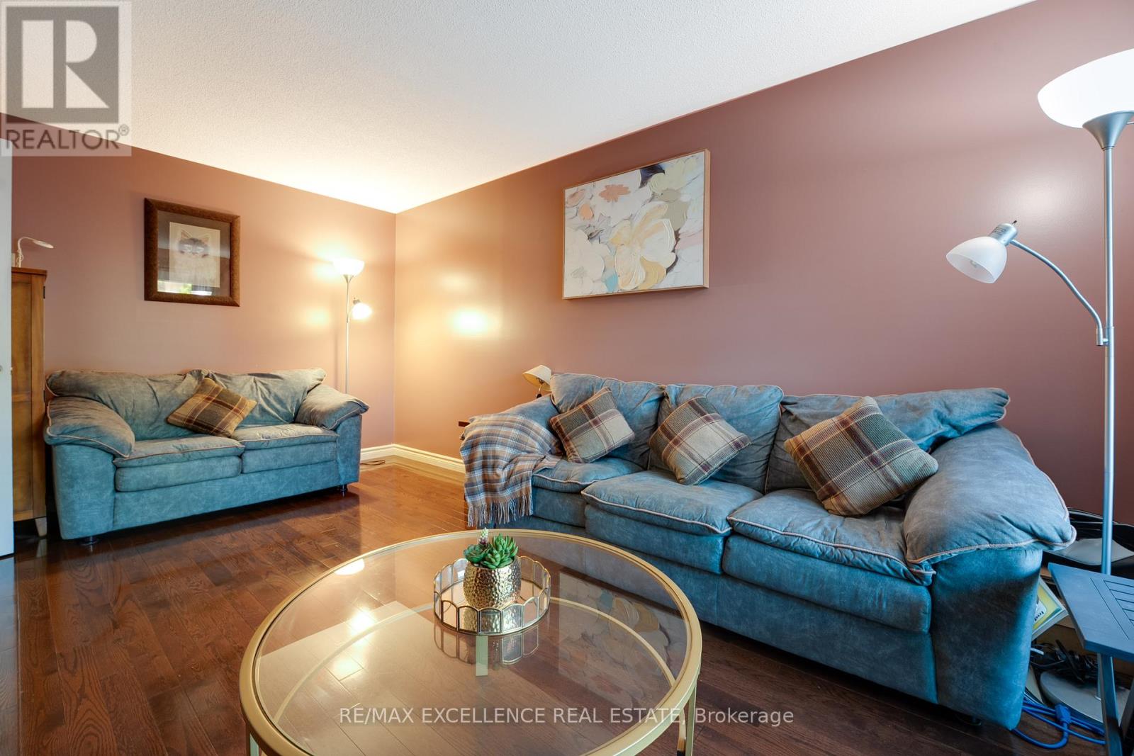 14 Nymark Place, Brampton, Ontario  L6S 5T6 - Photo 9 - W12457832