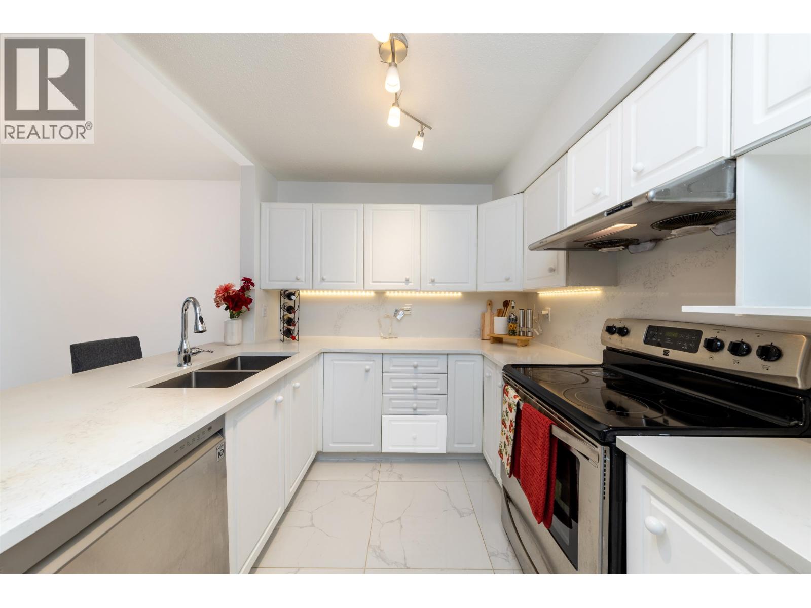 40 7520 18th Street, Burnaby, British Columbia  V3N 4X7 - Photo 4 - R3057439