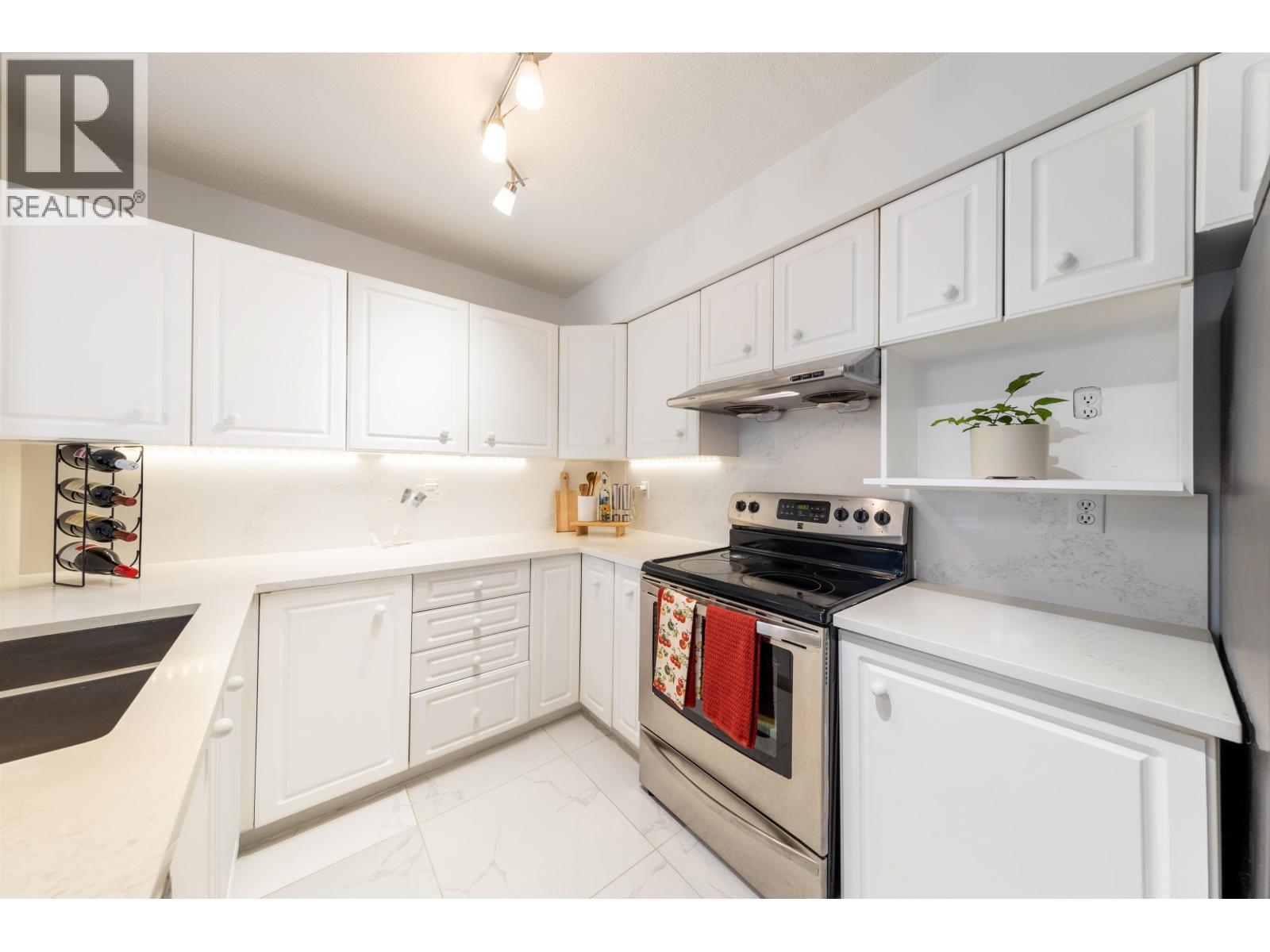 40 7520 18th Street, Burnaby, British Columbia  V3N 4X7 - Photo 2 - R3057439