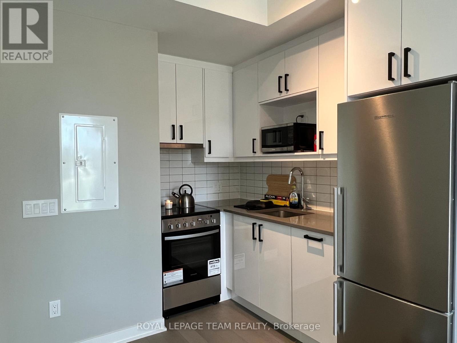 310 - 360 Deschatelets Avenue, Ottawa, Ontario  K1S 5Y1 - Photo 11 - X12272599