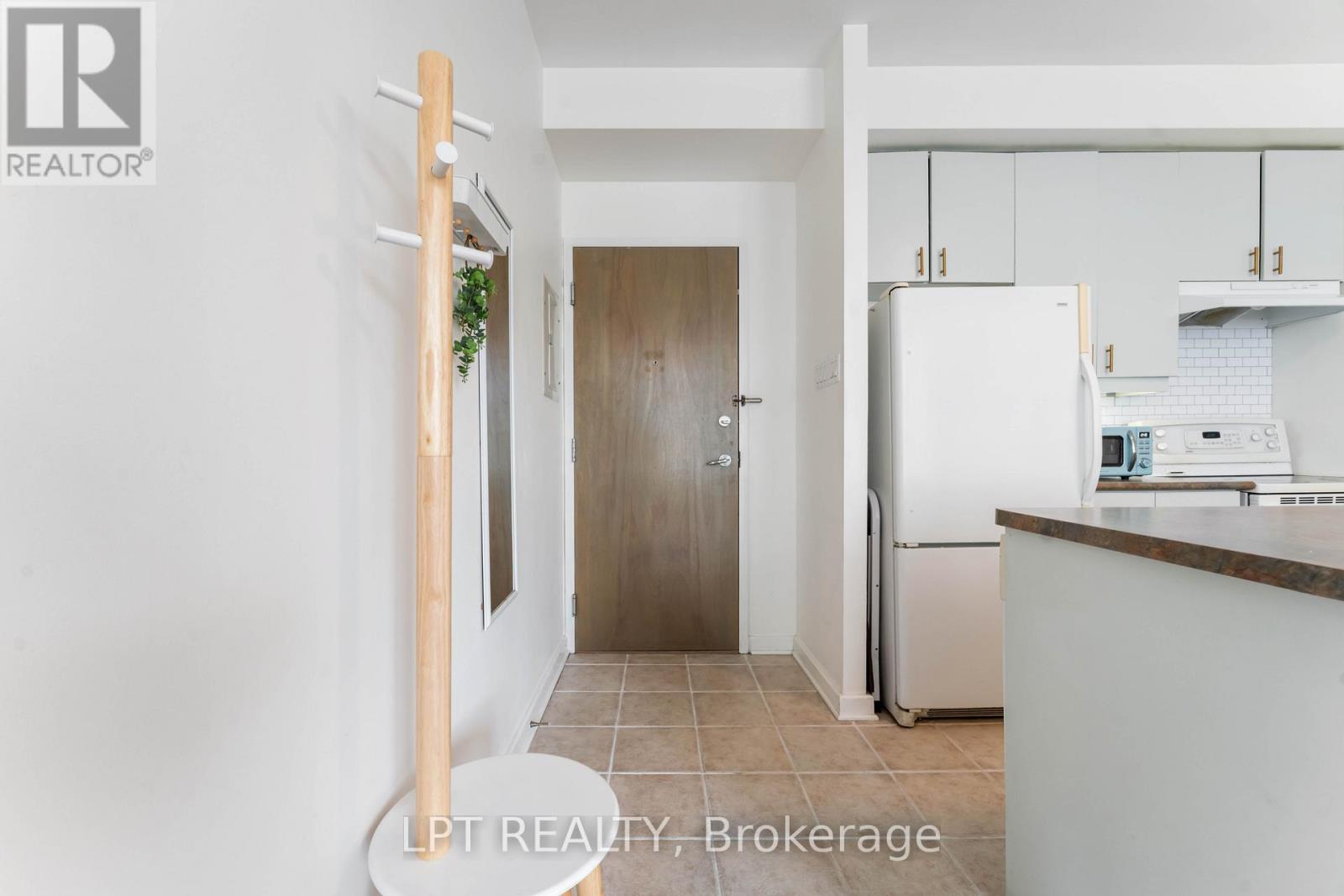 206 - 150 Caroline Avenue, Ottawa, Ontario  K1Y 4X8 - Photo 10 - X12457853