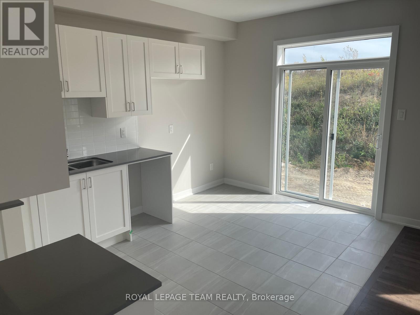 724 Eminence Street, Ottawa, Ontario  K2J 6X5 - Photo 3 - X12457857