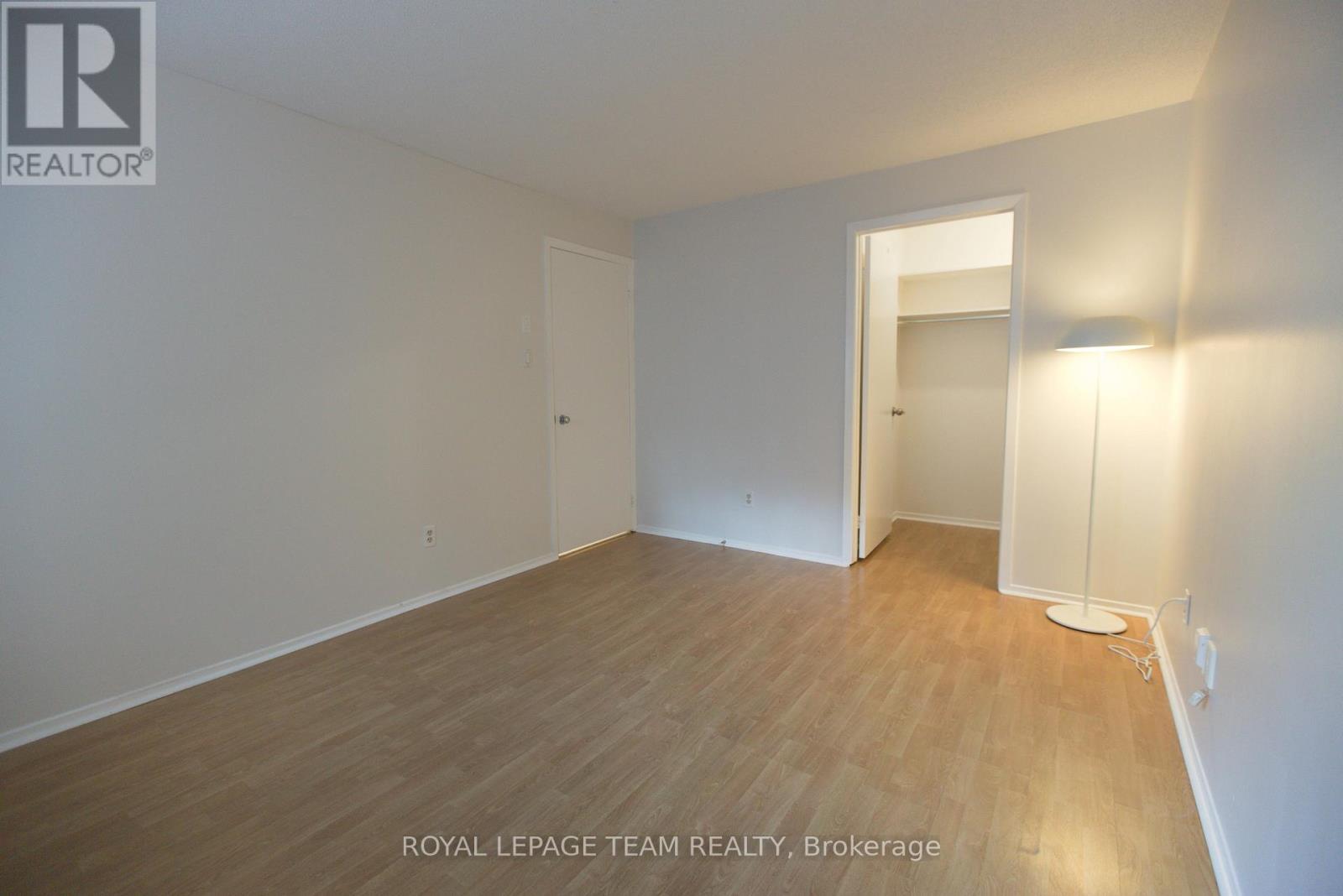 118 - 260 Brittany Drive, Ottawa, Ontario  K1K 4M2 - Photo 11 - X12457863