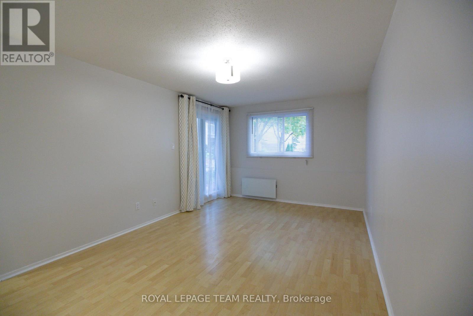 118 - 260 Brittany Drive, Ottawa, Ontario  K1K 4M2 - Photo 6 - X12457863