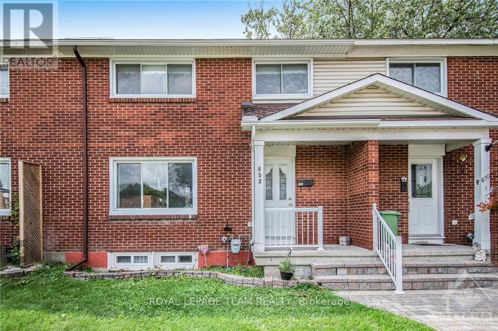 852 CUMMINGS AVENUE, Ottawa, Ontario