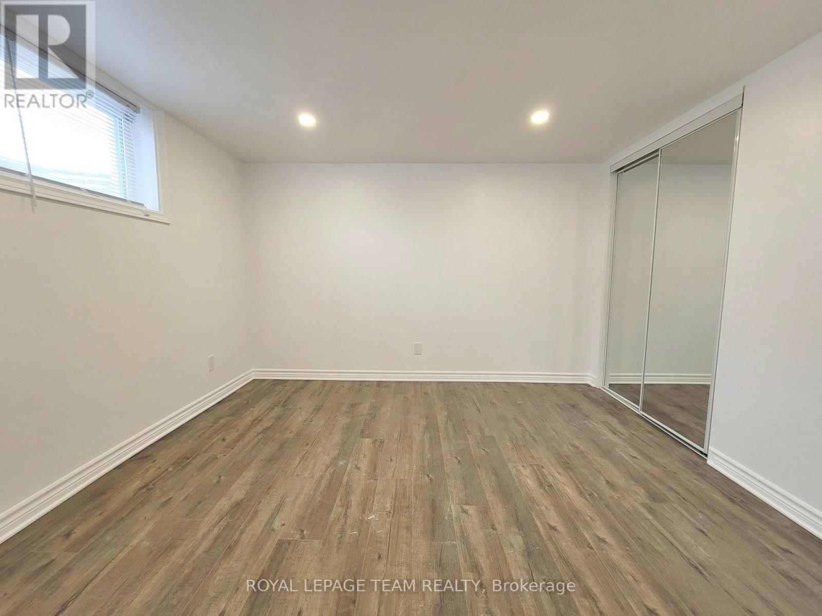 852 Cummings Avenue, Ottawa, Ontario  K1K 2L4 - Photo 19 - X12457865