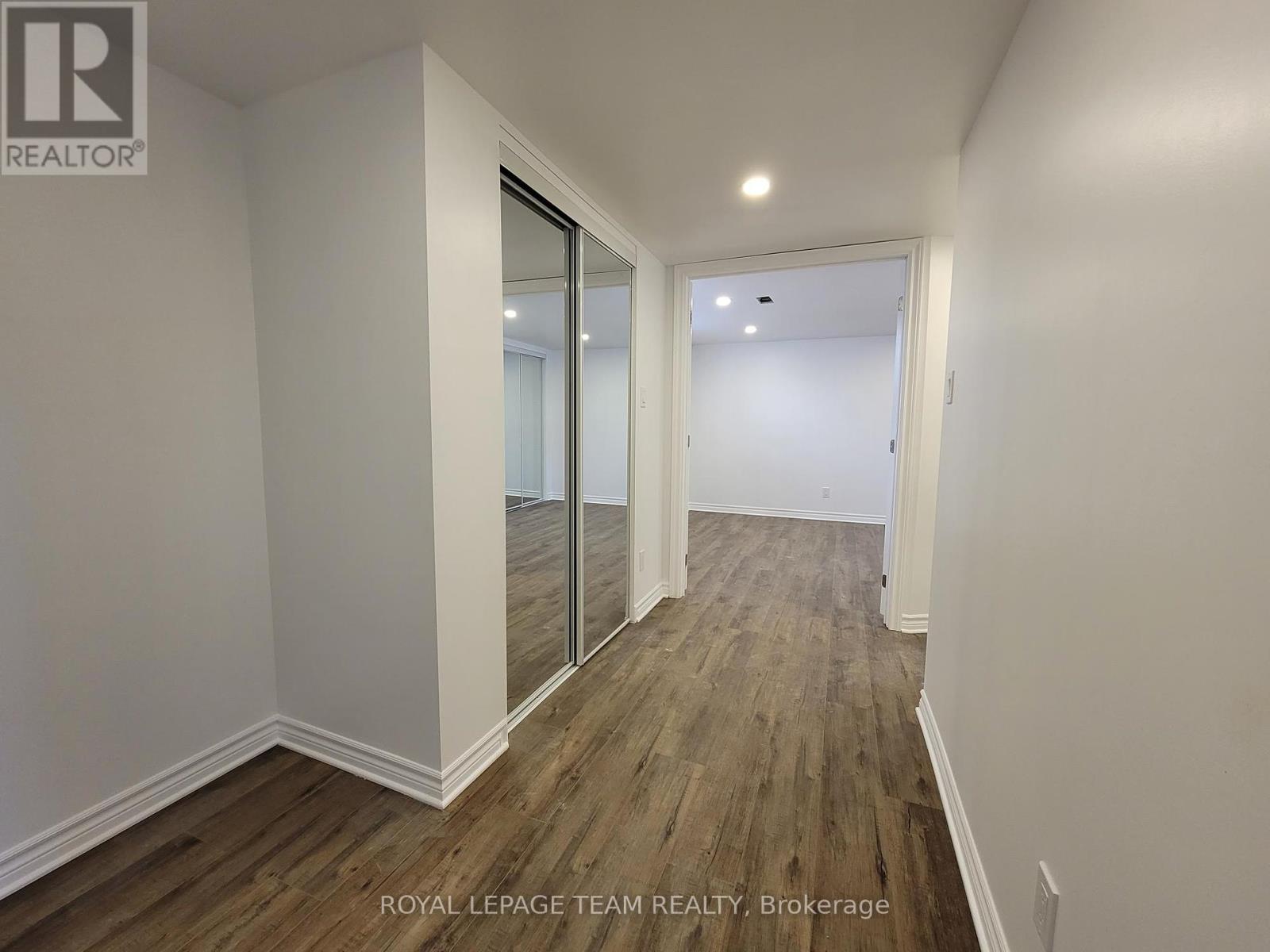 852 Cummings Avenue, Ottawa, Ontario  K1K 2L4 - Photo 20 - X12457865