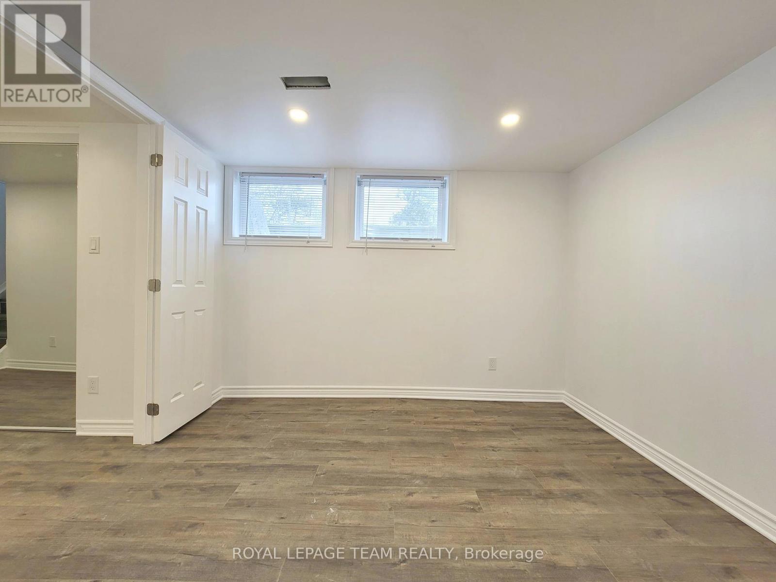 852 Cummings Avenue, Ottawa, Ontario  K1K 2L4 - Photo 21 - X12457865