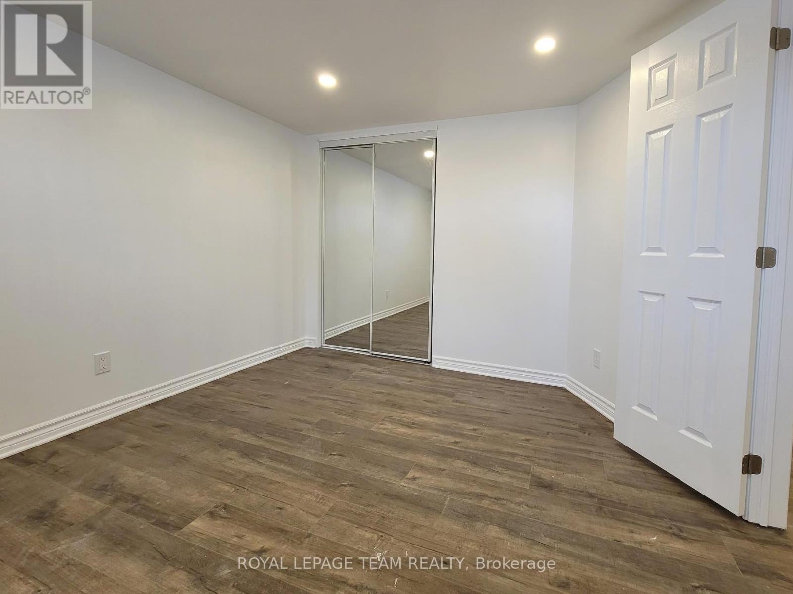 852 Cummings Avenue, Ottawa, Ontario  K1K 2L4 - Photo 22 - X12457865