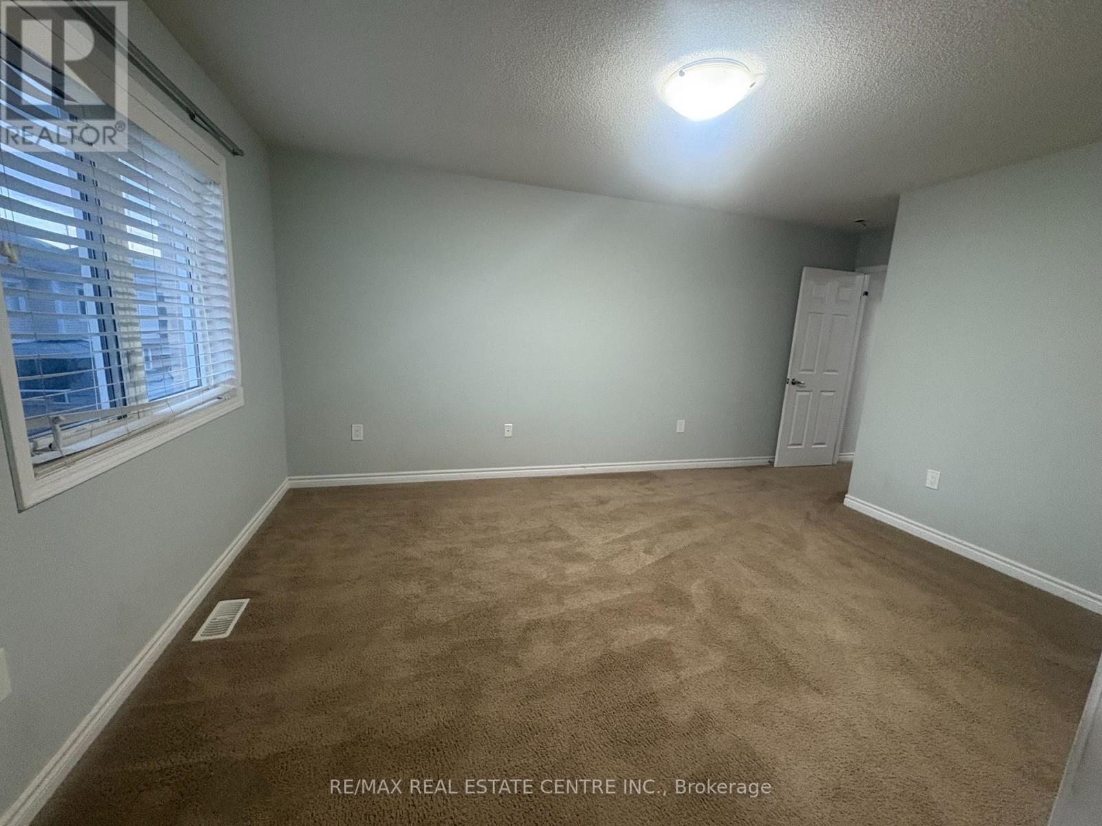 24 Stedford Crescent, Brampton, Ontario  L7A 4P5 - Photo 7 - W12454558