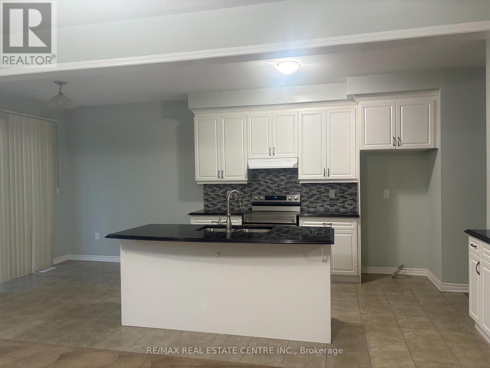 24 Stedford Crescent, Brampton, Ontario  L7A 4P5 - Photo 5 - W12454558