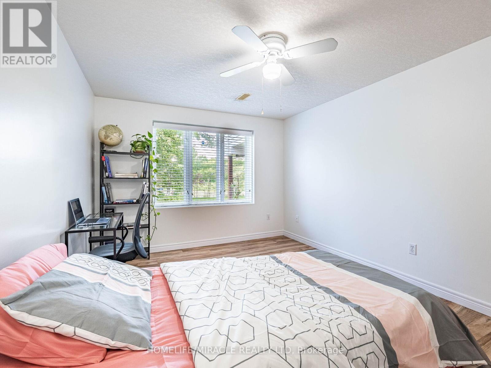 678 Salzburg Drive, Waterloo, Ontario  N2V 2N8 - Photo 27 - X12457682