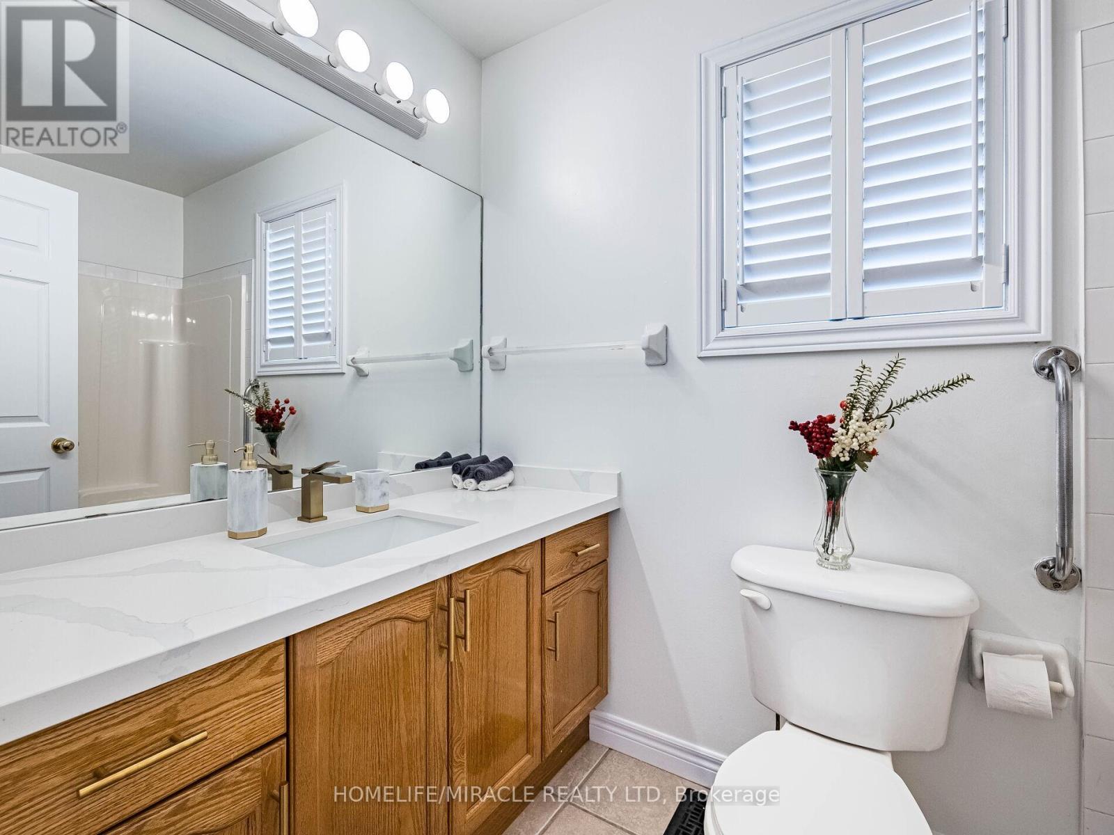678 Salzburg Drive, Waterloo, Ontario  N2V 2N8 - Photo 8 - X12457682