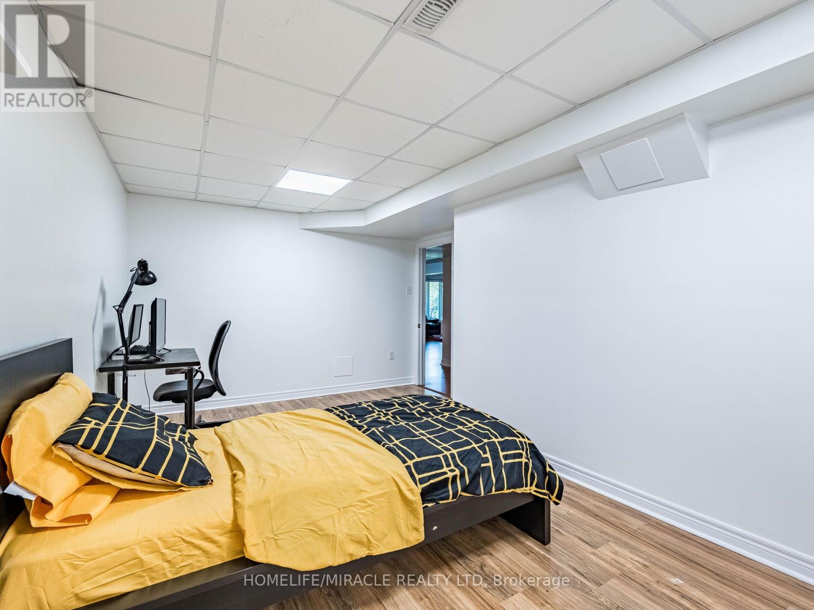 678 Salzburg Drive, Waterloo, Ontario  N2V 2N8 - Photo 25 - X12457682