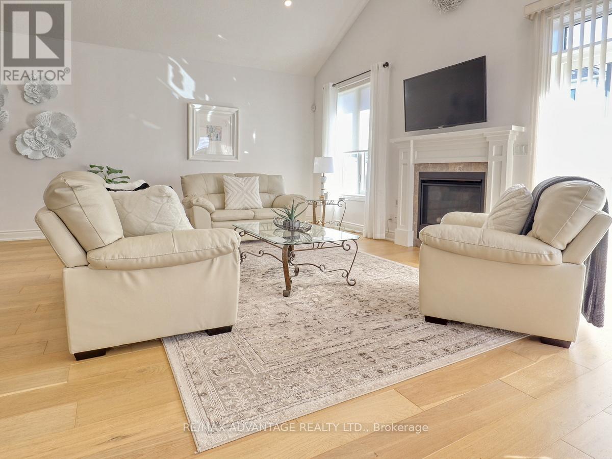 1891 Trailsway Drive, London South, Ontario  N6K 0K7 - Photo 11 - X12457856