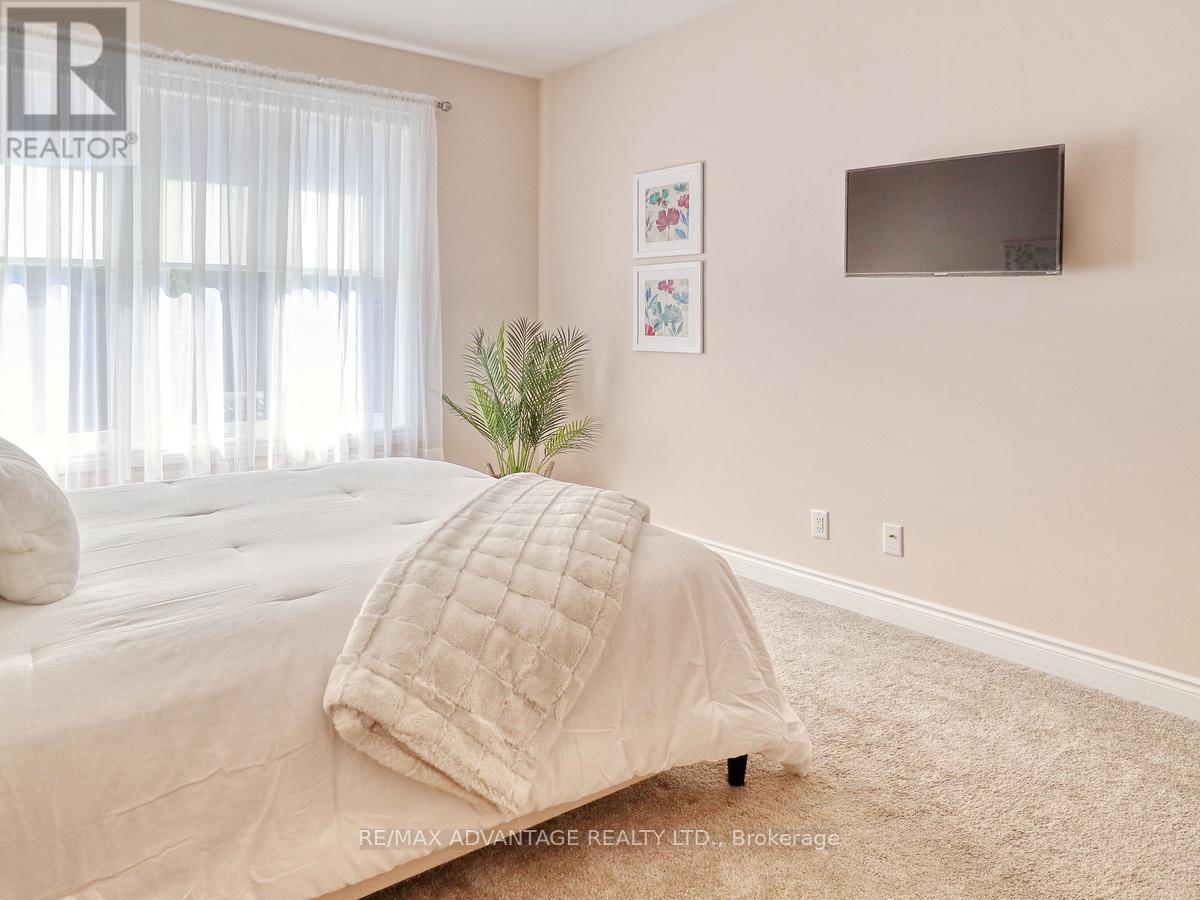1891 Trailsway Drive, London South, Ontario  N6K 0K7 - Photo 15 - X12457856