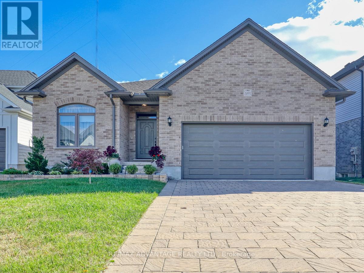 1891 Trailsway Drive, London South, Ontario  N6K 0K7 - Photo 2 - X12457856