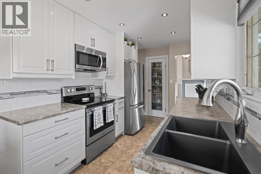4108 62 Street, Camrose, Alberta  T4V 2X1 - Photo 8 - A2257635