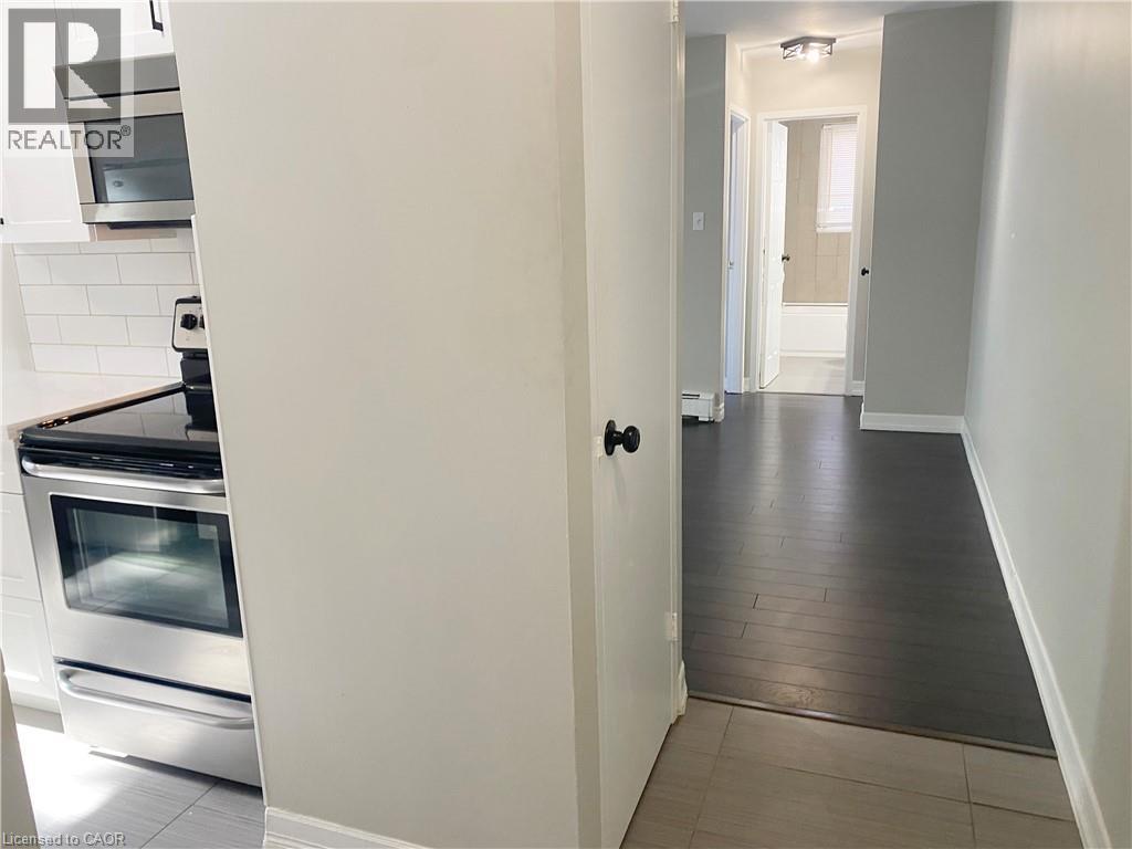 163 Chandler Drive Unit# 12, Kitchener, Ontario  N2E 1H1 - Photo 3 - 40778119