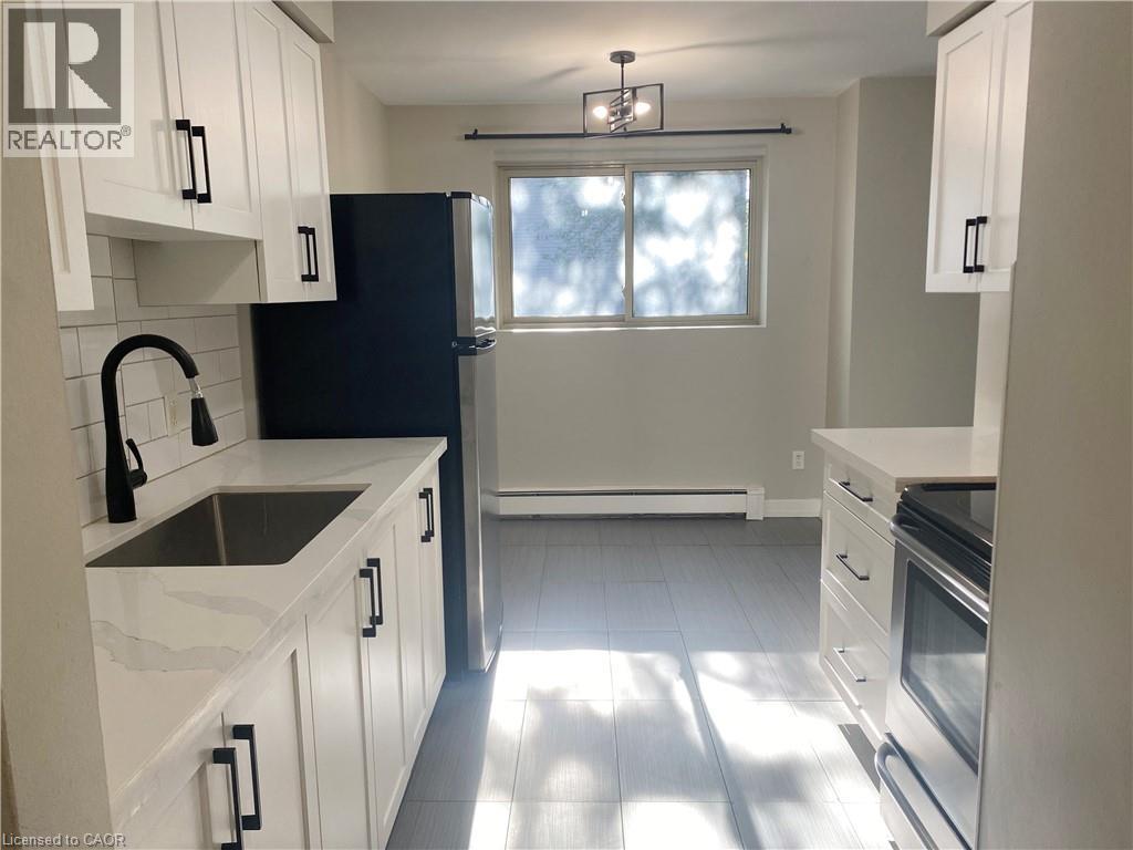 163 Chandler Drive Unit# 12, Kitchener, Ontario  N2E 1H1 - Photo 4 - 40778119