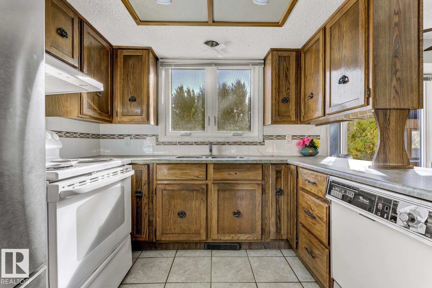 11105 20 Av Nw, Edmonton, Alberta  T6J 4S6 - Photo 15 - E4461780