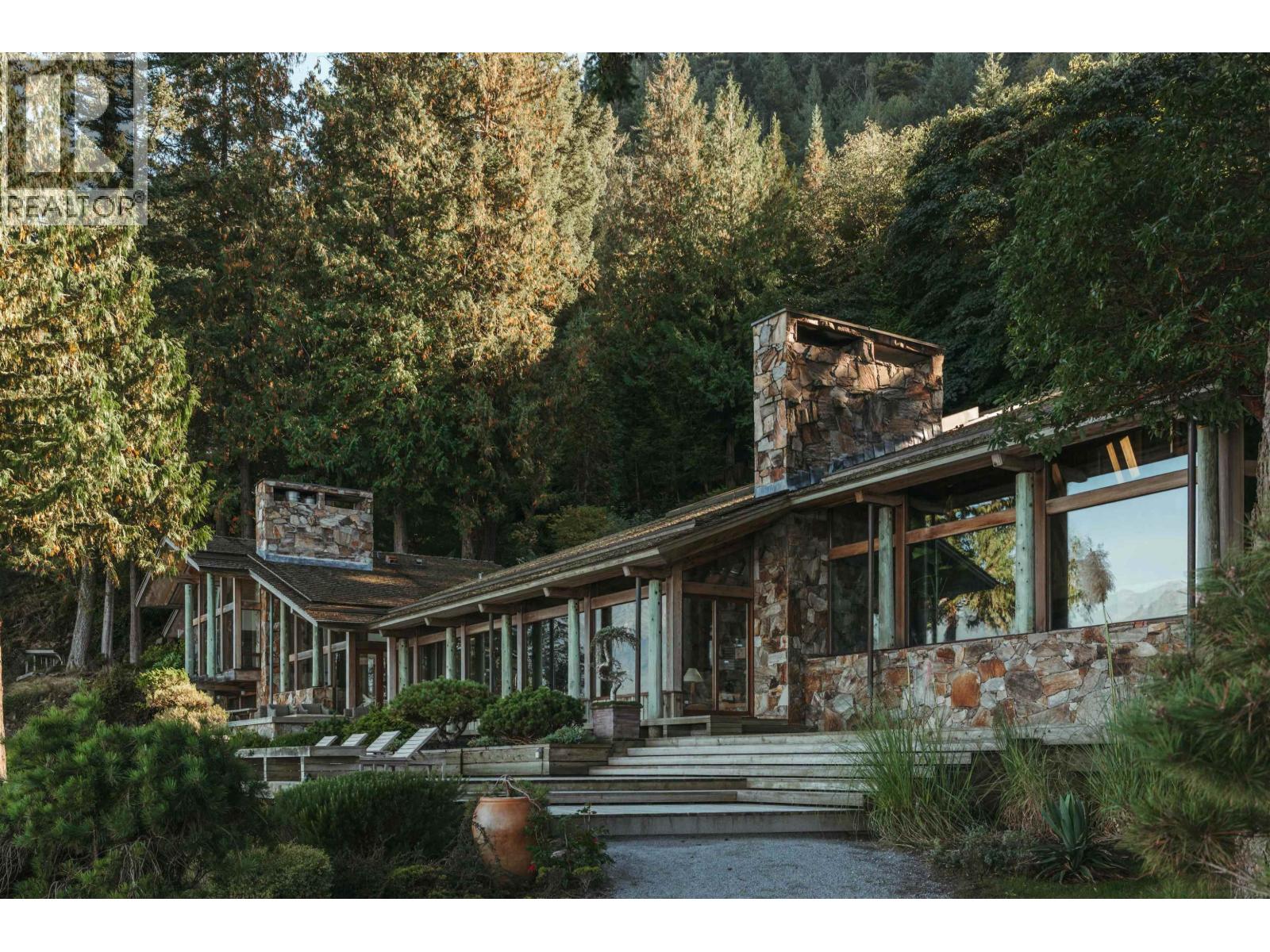 370-374 SMUGGLERS COVE ROAD, Bowen Island, British Columbia