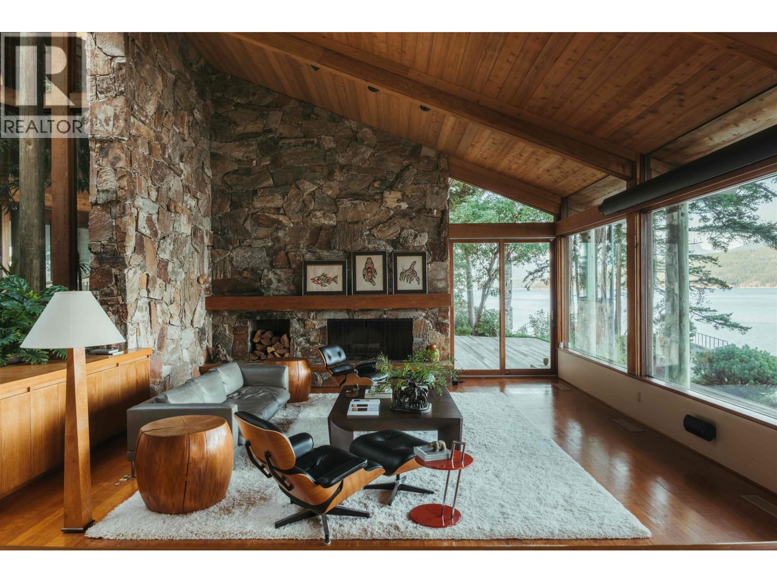 370-374 Smugglers Cove Road, Bowen Island, British Columbia  V0N 1G1 - Photo 3 - R3057663