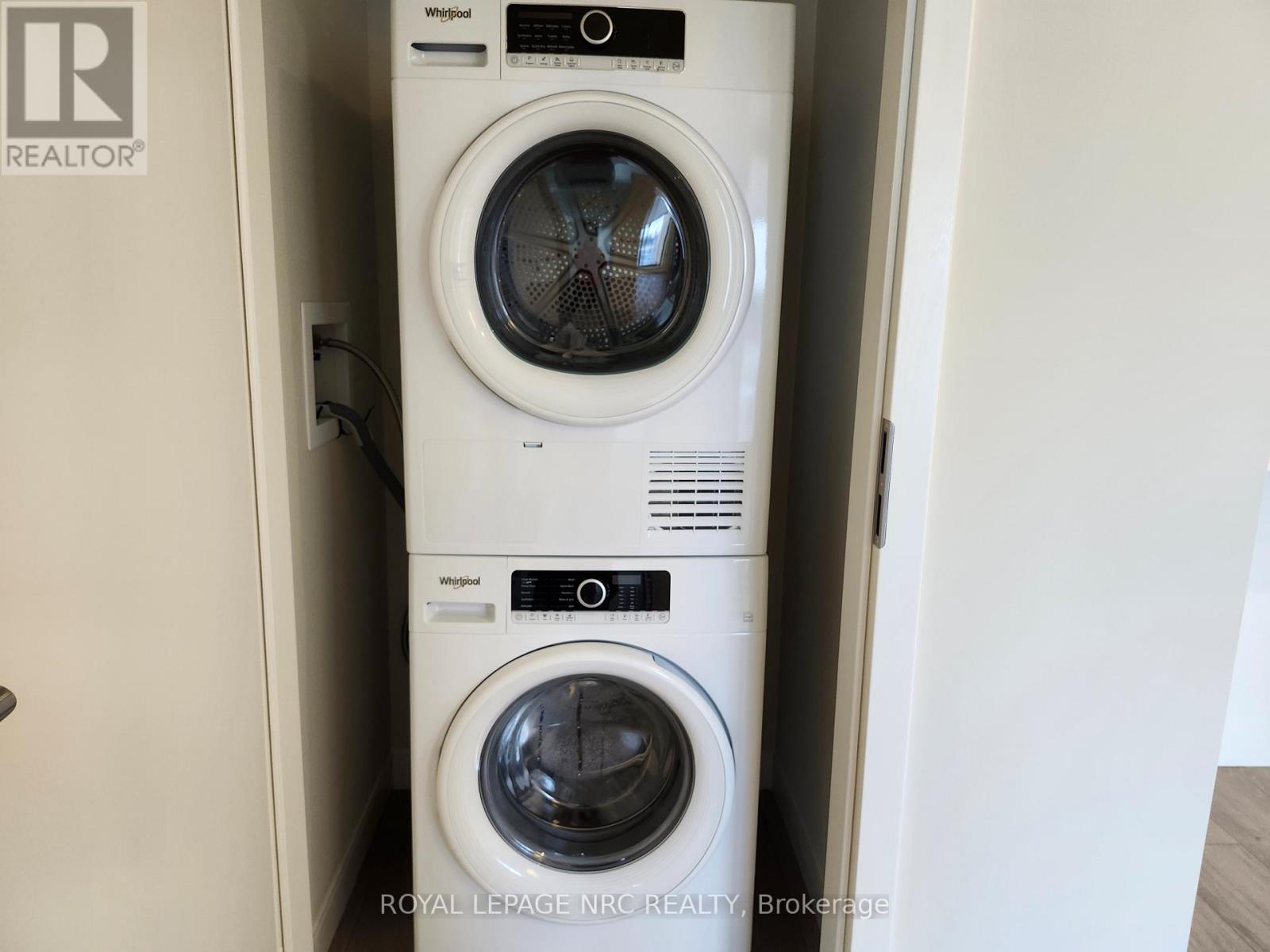 402 - 118 West Street, Port Colborne, Ontario  L3K 0B9 - Photo 15 - X12457849