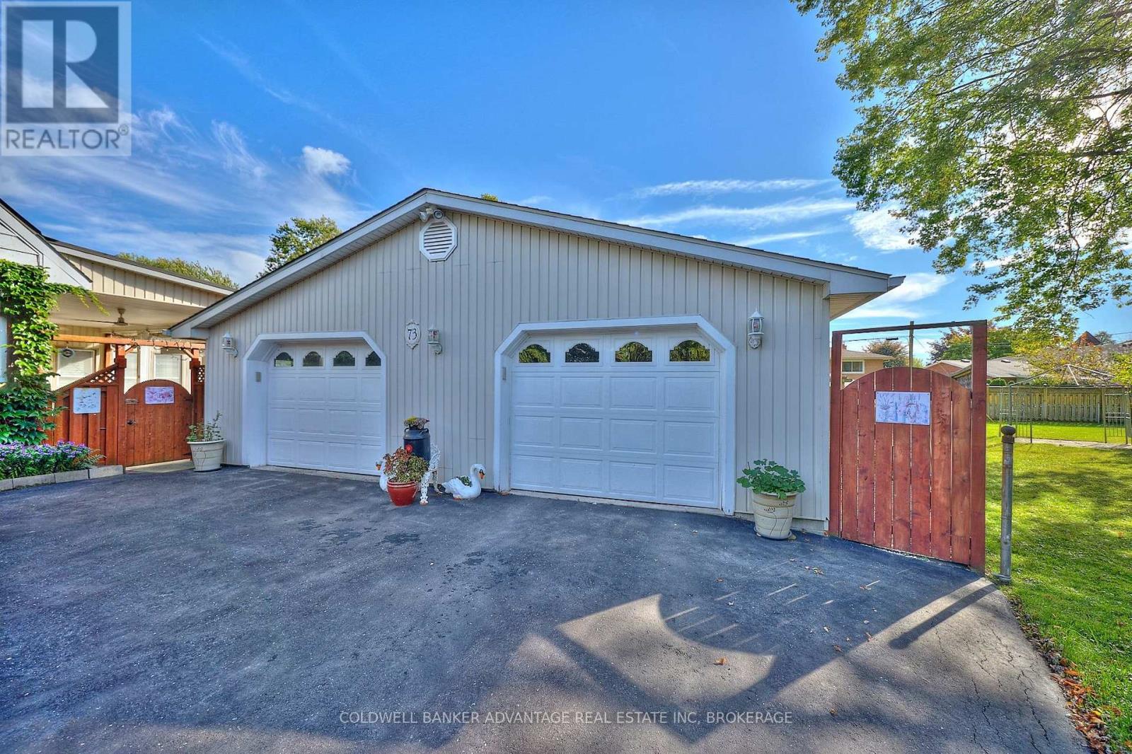 73 Lindel Crescent, Welland, Ontario  L3C 3S2 - Photo 2 - X12457861
