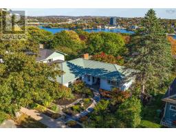 15 Lakeview Avenue, Dartmouth, Ca