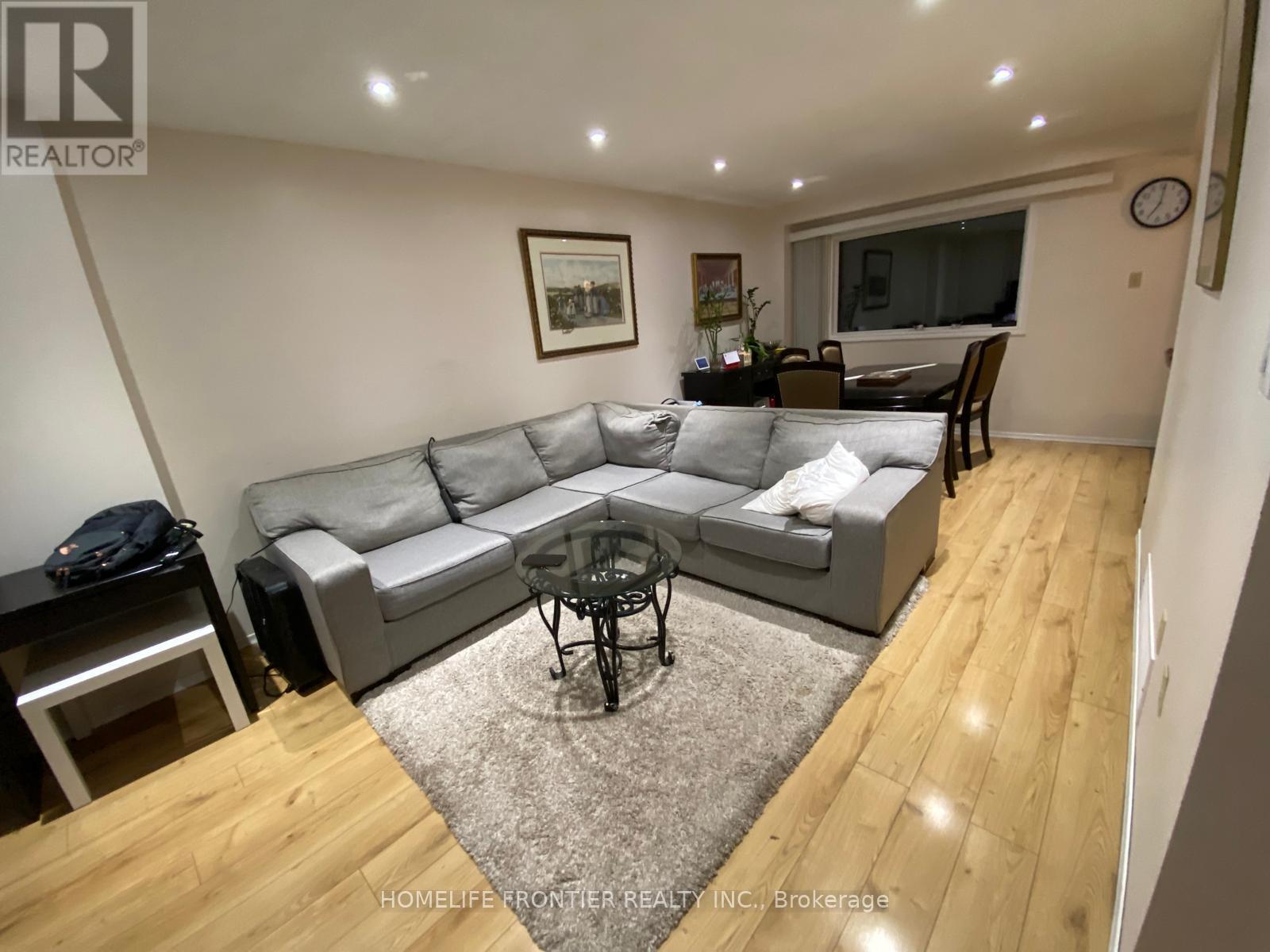 32 BRADWORTHY COURT, Toronto, Ontario